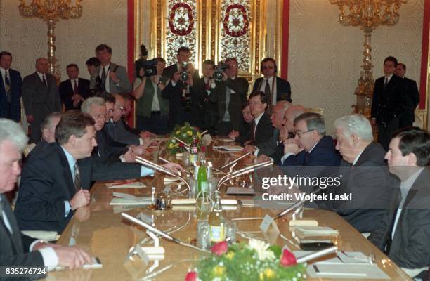 Official visit of the Polish President Aleksander Kwasniewski in Moscow, Russia, on 8th April 1996. Pictured: Aleksander Kwasniewski, Polish Minister...