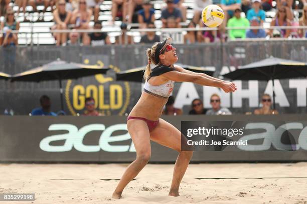 April Ross sets the ball during her round 2 match at the AVP Manhattan Beach Open - Day 2 on August 18, 2017 in Manhattan Beach, California.