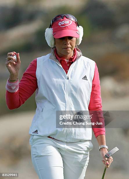 Paula Creamer of the United States on the 3rd green during round three of the Hana Bank KOLON Championship at Sky72 Golf Club on November 2, 2008 in...