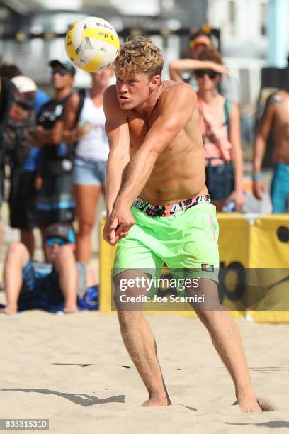 Chase Frishman digs the ball during his round 3 match at the AVP Manhattan Beach Open - Day 2 on August 18, 2017 in Manhattan Beach, California.