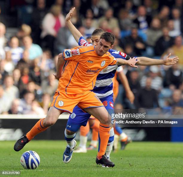 Sheffield Wednesday's Darren Potter keeps posession during the Coca-Cola Football Championship match at Loftus Road, London.