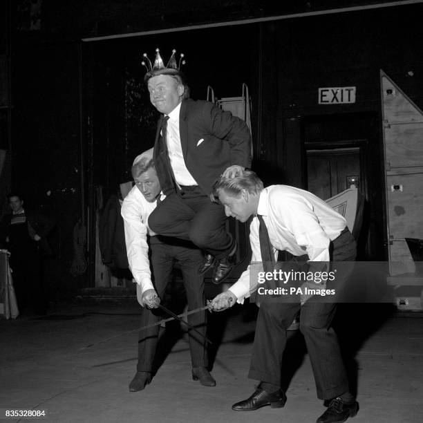 Garry Rae 124 Charlie Rae Stock Photos, High-Res Pictures, and Images - Getty Images