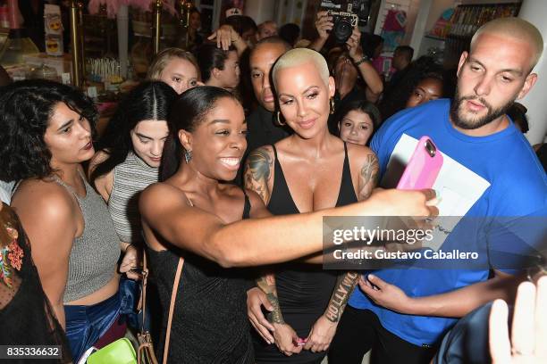 Amber Rose attends End Of Summer Party at Sugar Factory American Brasserie on August 18, 2017 in Miami, Florida.