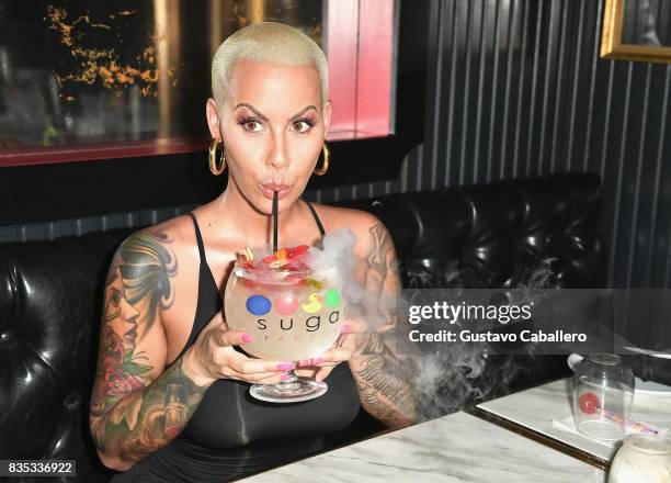 Amber Rose attends End Of Summer Party at Sugar Factory American Brasserie on August 18, 2017 in Miami, Florida.