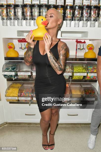 Amber Rose attends End Of Summer Party at Sugar Factory American Brasserie on August 18, 2017 in Miami, Florida.