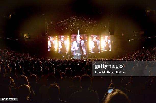 Lionel Richie performs at the Prudential Center on August 18, 2017 in Newark, New Jersey.