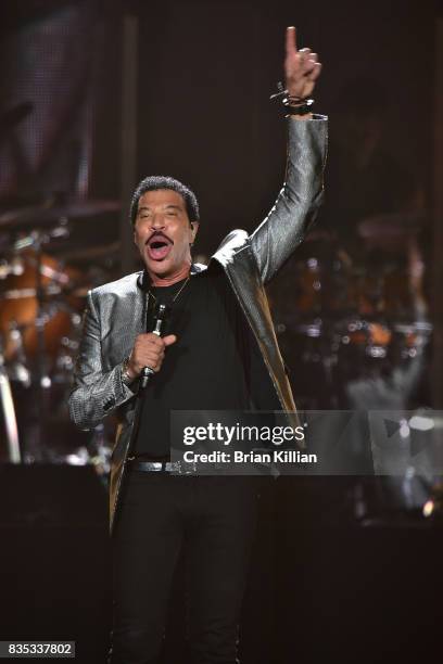 Lionel Richie performs at the Prudential Center on August 18, 2017 in Newark, New Jersey.