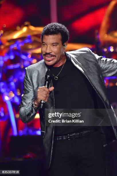 Lionel Richie performs at the Prudential Center on August 18, 2017 in Newark, New Jersey.