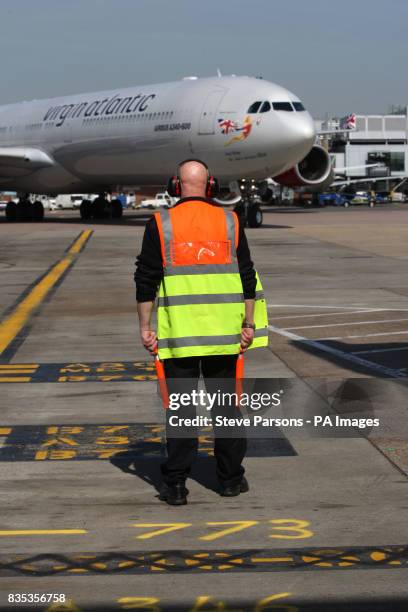 Airside Ops 17 Airside Operations Safety Unit Stock Photos, High-Res Pictures, and ...