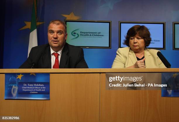 Minister for Health and Children Mary Harney and Dr Tony Holohan from the Dept of Health at a press conference in Government Press Centre Dublin...