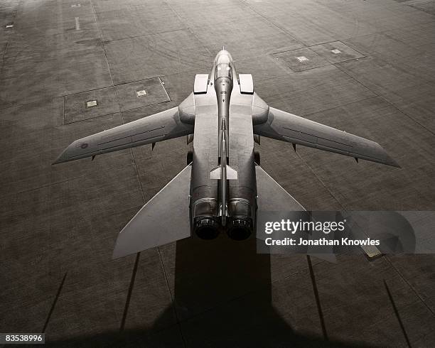 military plane - caccia-aereo-militare foto e immagini stock