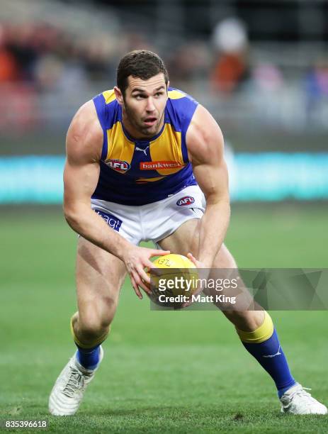 Jack Darling of the Eagles looks upfield during the round 22 AFL match between the Greater Western Sydney Giants and the West Coast Eagles at...
