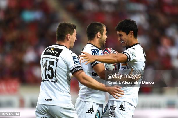 Team Vannes celebrates his try during the Pro D2 match between Beziers and RC Vannes at on August 18, 2017 in Beziers, France.