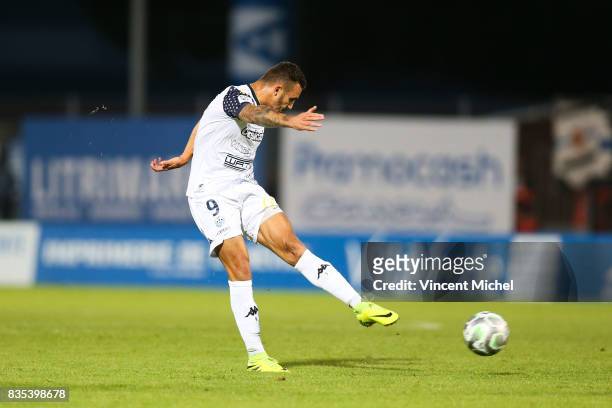 Sacha Clemence of Tours during the Ligue 2 match between Niort and Tours on August 18, 2017 in Niort, .