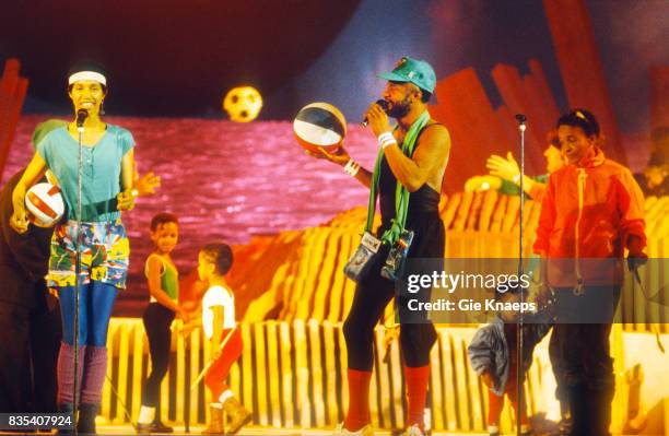 Womack and Womack, Cecil and Linda Womack and their children, Diamond Awards Festival, Sportpaleis, Antwerp, Belgium, .