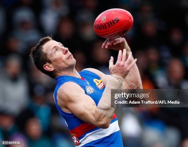 Dale Morris of the Bulldogs marks the ball during the 2017 AFL round 22 match between the Western Bulldogs and the Port Adelaide Power at Mars...
