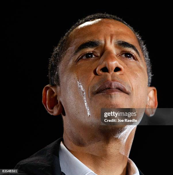 Strong Rallying Cry Barack Obama Crying Photos and Premium High Res Pictures - Getty Images