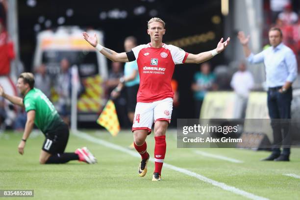 Viktor Fischer of Mainz reacts during the Bundesliga match between 1. FSV Mainz 05 and Hannover 96 at Opel Arena on August 19, 2017 in Mainz, Germany.