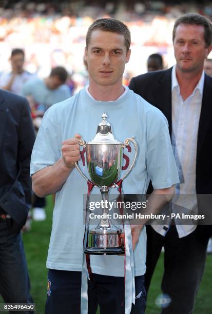 West Ham United's Scott Parker with his Player Of The Season Trophy