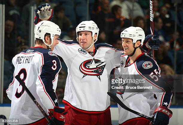 Umberger of the Columbus Blue Jackets ties the scores at 11:02 of the third period against the New York Islanders and is joined by Mark Methot and...
