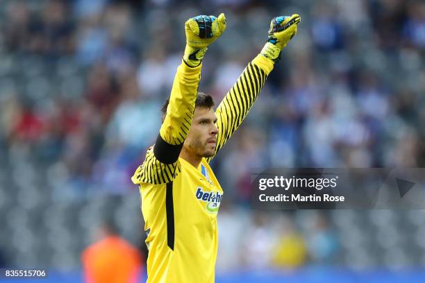 Rune Jarstein of Hertha BSC Berlin celebrates after the Bundesliga match between Hertha BSC and VfB Stuttgart at Olympiastadion on August 19, 2017 in...