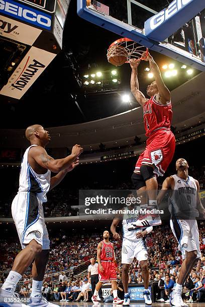 Derrick Rose of the Chicago Bulls dunks against the Orlando Magic during the game on November 3, 2008 at Amway Arena in Orlando, Florida. NOTE TO...