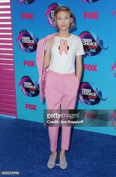 Singer Grace VanderWaal arrives at the Teen Choice Awards 2017 at Galen Center on August 13, 2017 in Los Angeles, California.