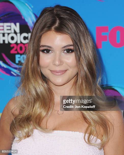 Olivia Giannulli arrives at the Teen Choice Awards 2017 at Galen Center on August 13, 2017 in Los Angeles, California.