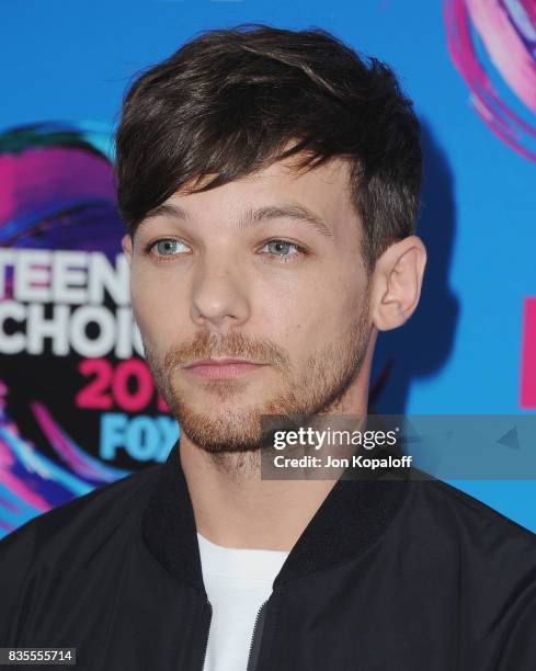 Louis Tomlinson of One Direction arrives at the Teen Choice Awards 2017 at Galen Center on August 13, 2017 in Los Angeles, California.