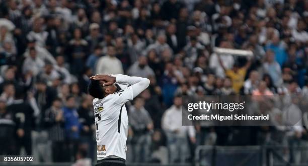 Jo of Corinthians reacts during the match between Corinthians and Vitoria for the Brasileirao Series A 2017 at Arena Corinthians Stadium on August...