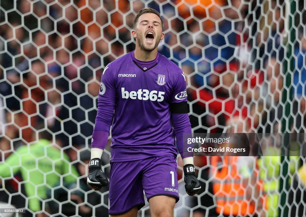 Stoke City v Arsenal - Premier League