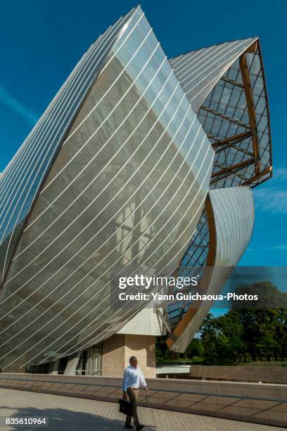 Louis Vuitton Foundation Museum in 16th Arrondissement - Tours and