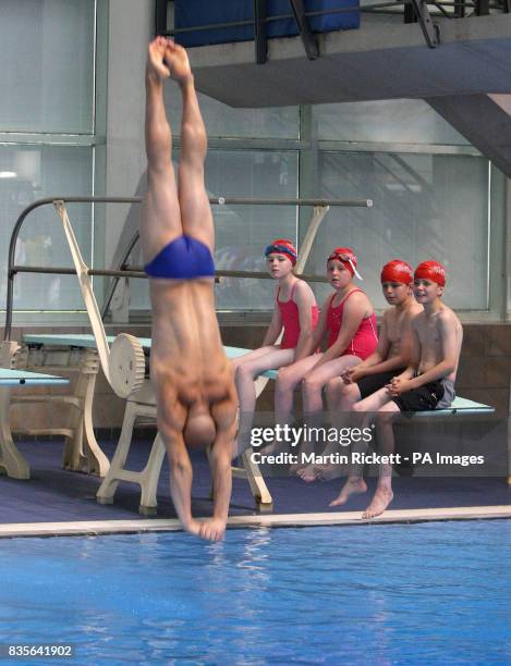 Three time FINA World Diving Series Medallist Nick Robinson Baker gives a diving masterclass to Abbi Jade Reid, Beth Lee, Thomas Reid and Ethan...