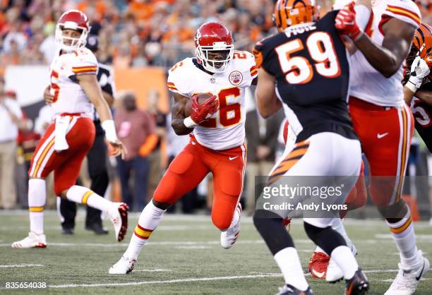 Spiller of the Kansas City Chiefs runs with the ball against the Cincinnati Bengals during the preseason game at Paul Brown Stadium on August 19,...