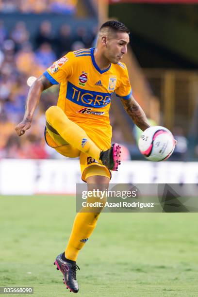 Ismael Sosa of Tigres controls the ball during the 5th round match between Tigres and Pumas as part of the Torneo Apertura 2017 Liga MX at...