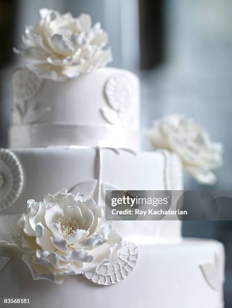 cake close up - hochzeitstorte stock-fotos und bilder
