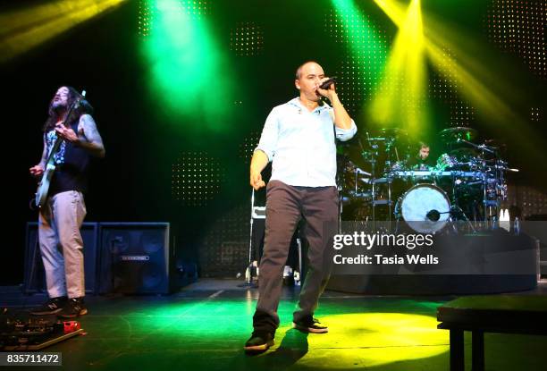 Tim Mahoney Singer 689 Tim Mahoney Photos & High Res Pictures - Getty Images