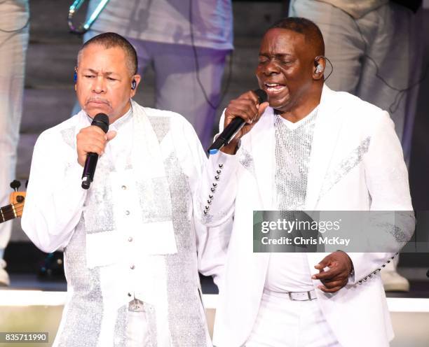 Ralph Johnson and Philip Bailey of Earth Wind And Fire perform at Verizon Wireless Amphitheater on August 19, 2017 in Alpharetta, Georgia.