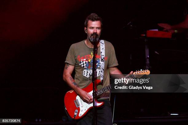 Pau Dones of Jarabe de Palo performs at Coliseo Jose Miguel Agrelot on August 19, 2017 in San Juan, Puerto Rico.