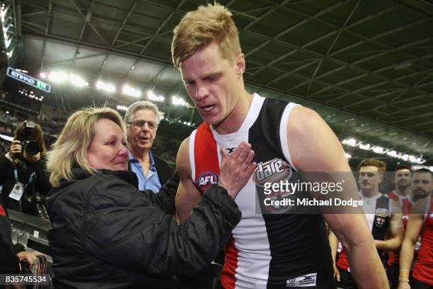 Tearful Nick Riewoldt of the Saints celebrates with his mum Fiona after winning during the round 22 AFL match between the St Kilda Saints and the...