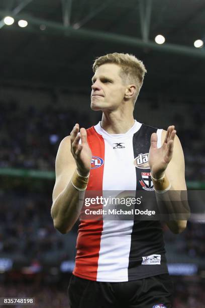 Nick Riewoldt of the Saints thx fans after winning his last home match during the round 22 AFL match between the St Kilda Saints and the North...