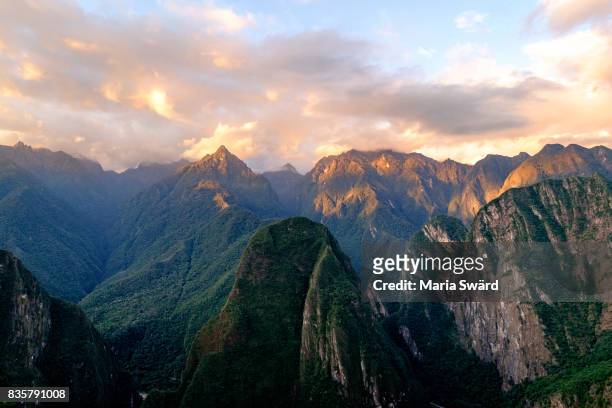 machu picchu sunset, cusco region, urubamba province, peru - high andes stock pictures, royalty-free photos & images