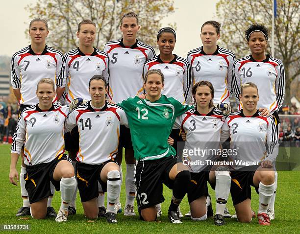 The German team poses for a teamphoto : Bianca Schmidt, Joesphine Henning, Carolin Schiewe, Nicole Banecki, Kim Kulig, Sylvie Banecki, : Isabel...