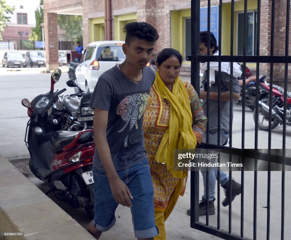 Man Dies While Cleaning Sewer At Delhi Hospital