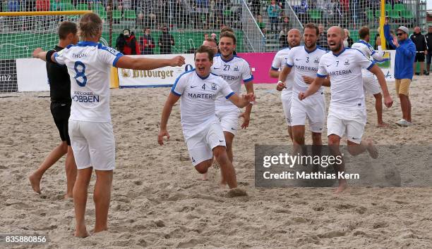 Players of Rostock show their delight after winning the final match between Rostocker Robben and Ibbenbuerener BSC on day 2 of the 2017 German Beach...