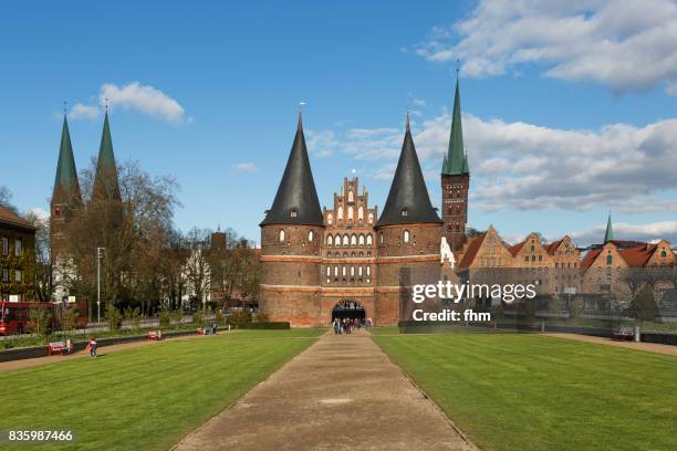 lübeck, holstentor (schleswig-holstein, germany) - lübeck stock pictures, royalty-free photos & images