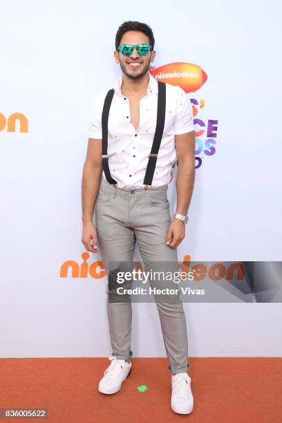 Oscar Cano poses for pictures during the Kids Choice Awards Mexico 2017 Orange Carpet at Auditorio Nacional on August 19, 2017 in Mexico City, Mexico.