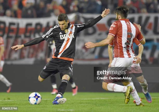 Lucas Alario of River Plate shoots to score the first goal of his team during a match between River Plate and Instituto as part of round 16 of Copa...