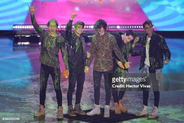 The music band CD9 celebrate after receiving an award during the Nickelodeon Kids' Choice Awards Mexico 2017 at Auditorio Nacional on August 19, 2017...