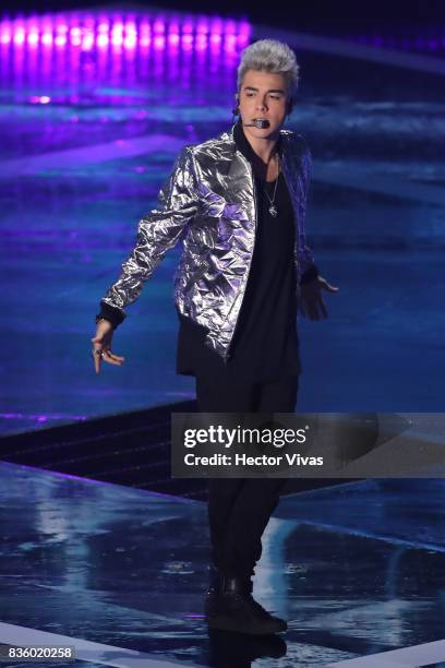 Mario Bautista performs during the Nickelodeon Kids' Choice Awards Mexico 2017 at Auditorio Nacional on August 19, 2017 in Mexico City, Mexico.